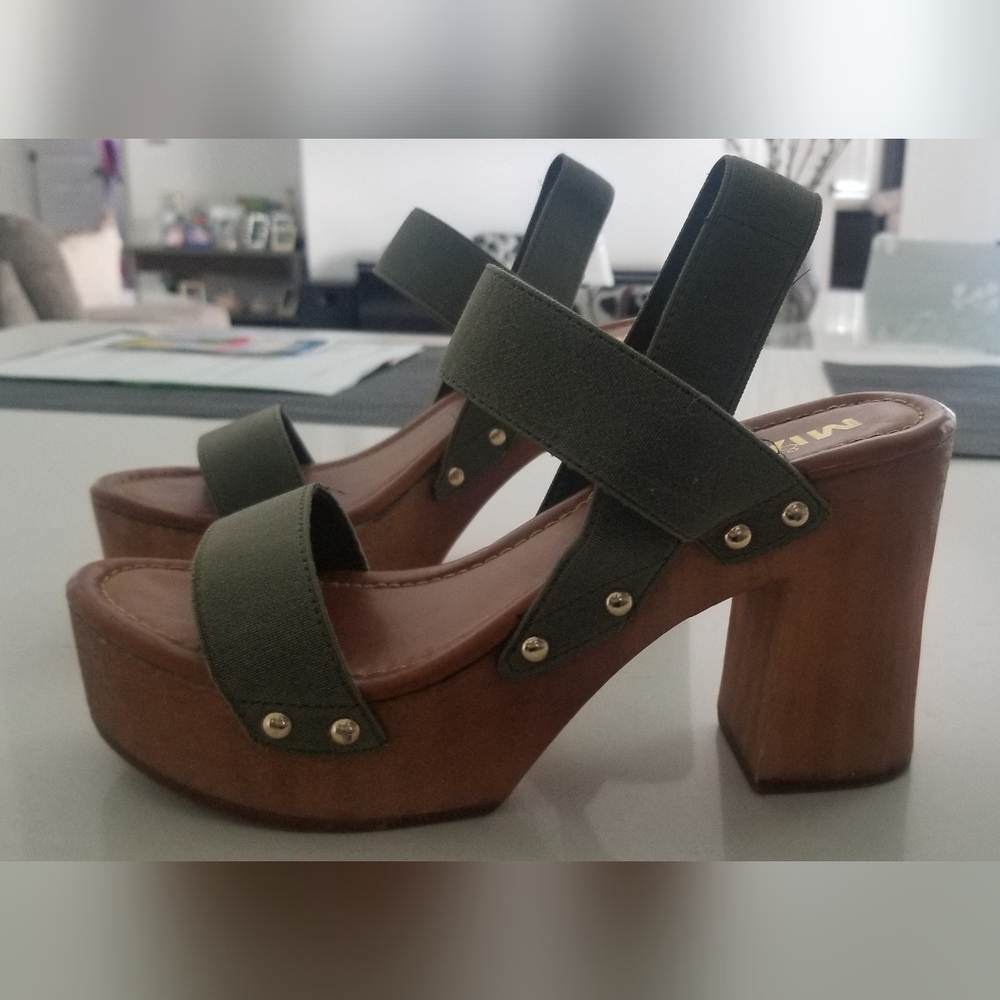 Mia girl shoes green elastic strap 6.5